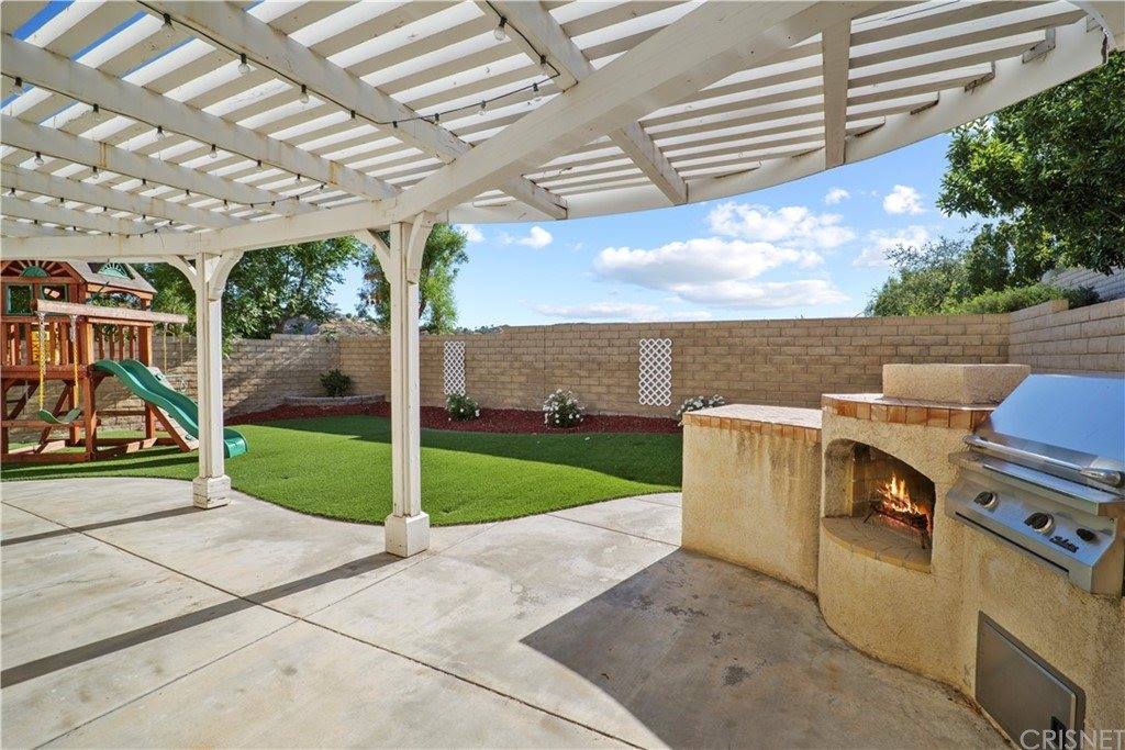 28425 Stansfield Lane, Saugus, CA 91350