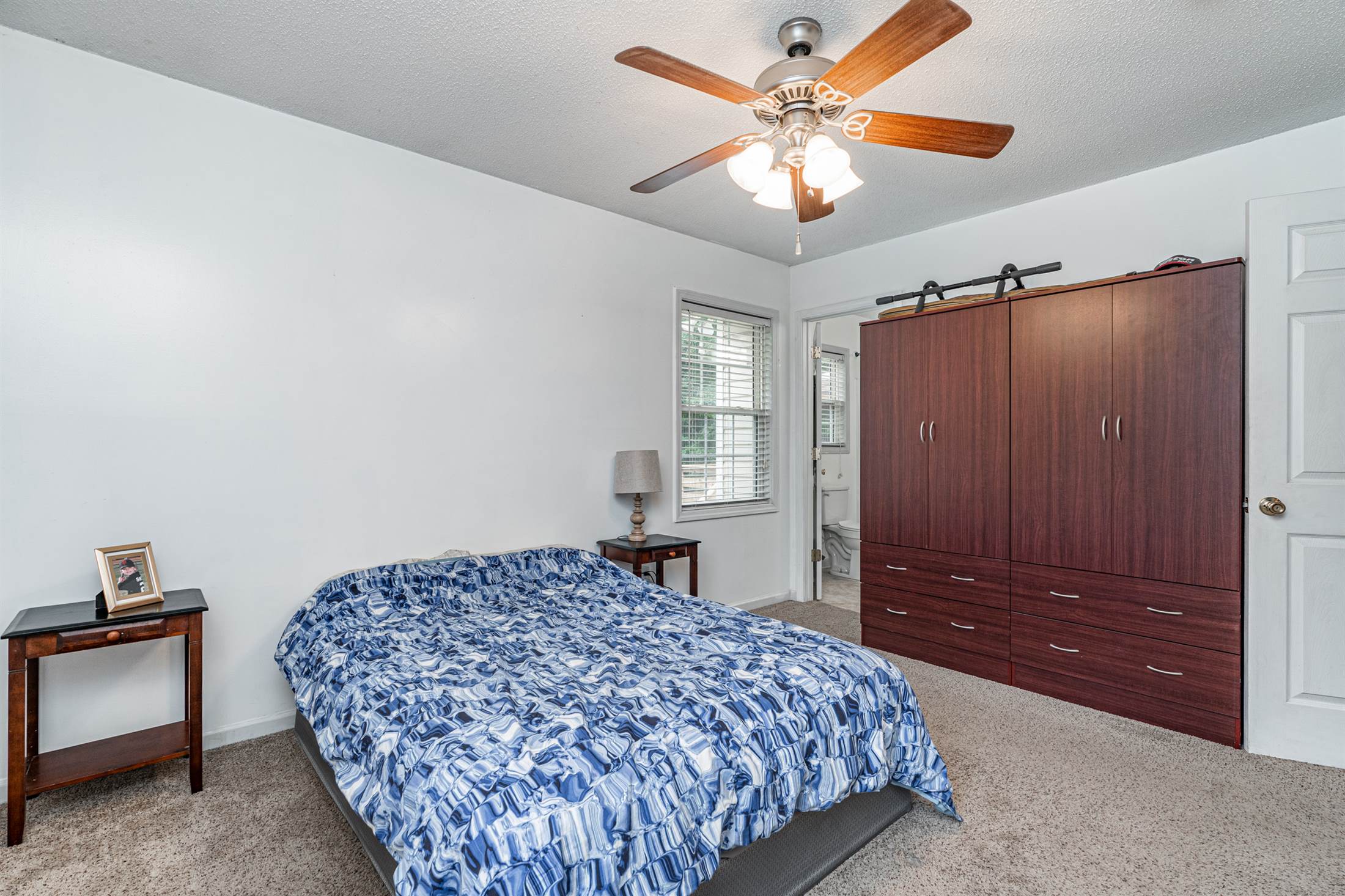 128 Knoll Estates Dr, Lexington, SC 29073