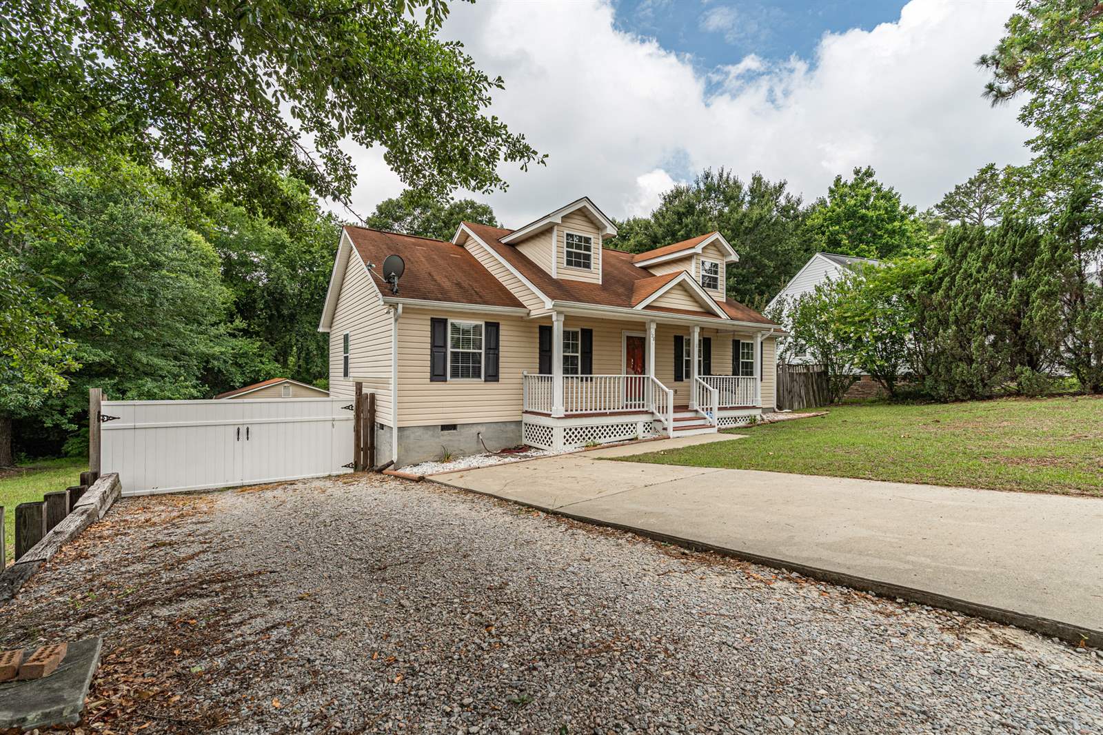 128 Knoll Estates Dr, Lexington, SC 29073