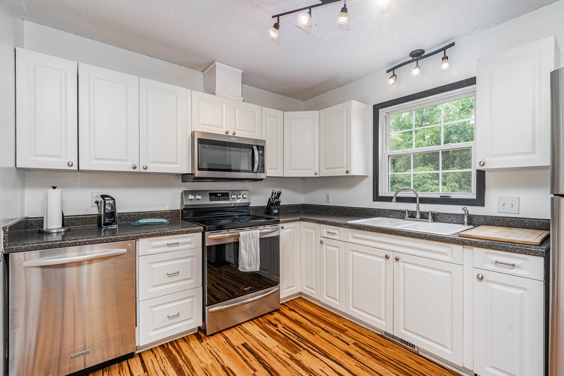 128 Knoll Estates Dr, Lexington, SC 29073