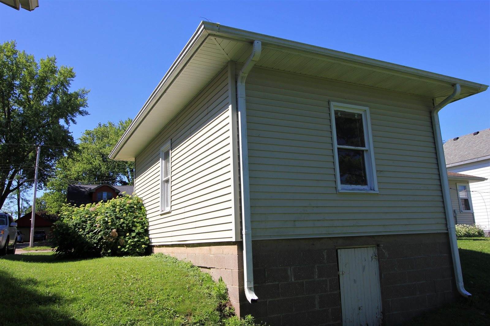 418 West Maple St, Viroqua, WI 54665