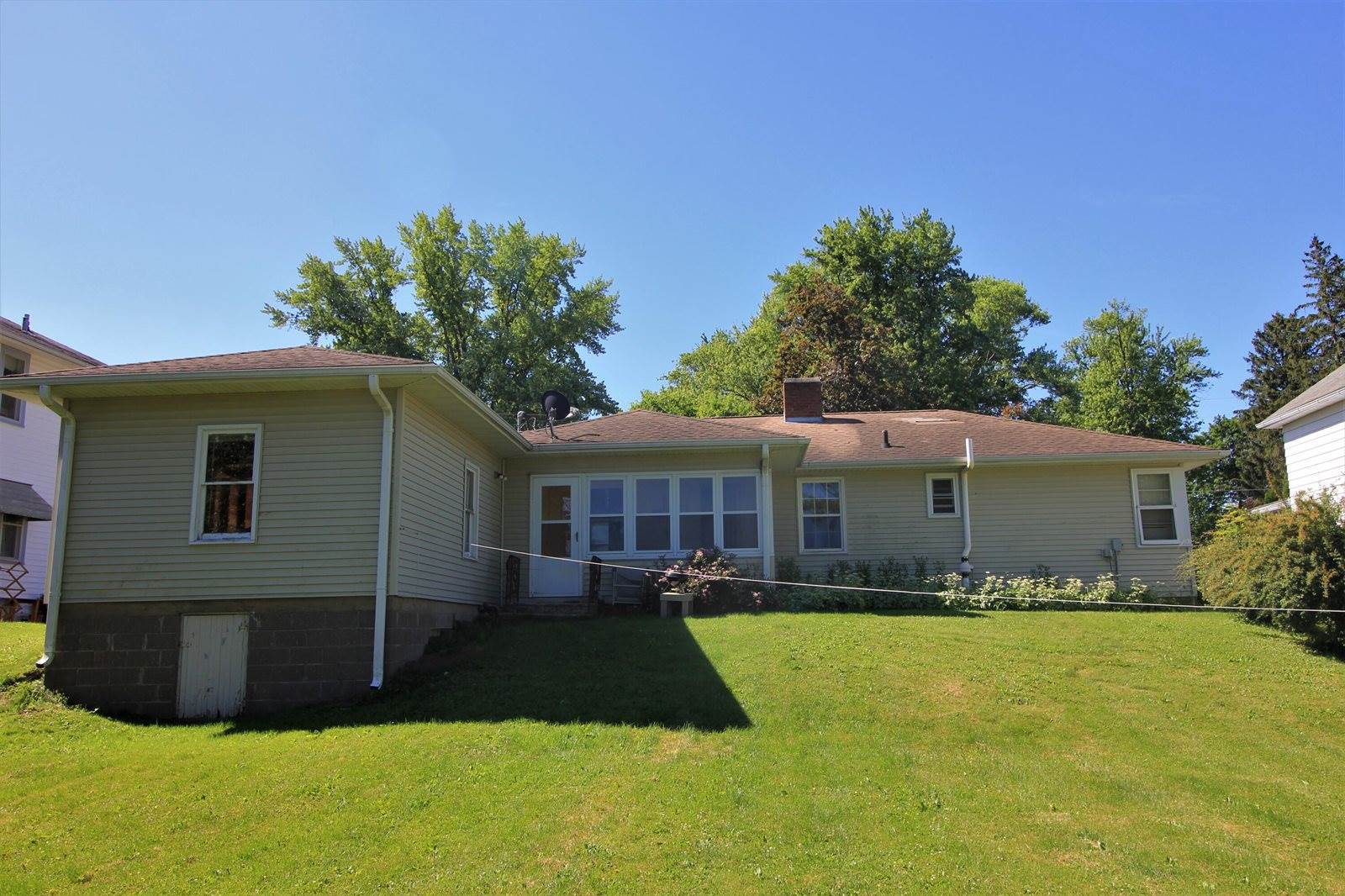 418 West Maple St, Viroqua, WI 54665