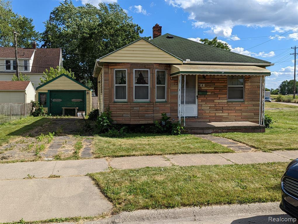 317 Perry, Wyandotte, MI 48192