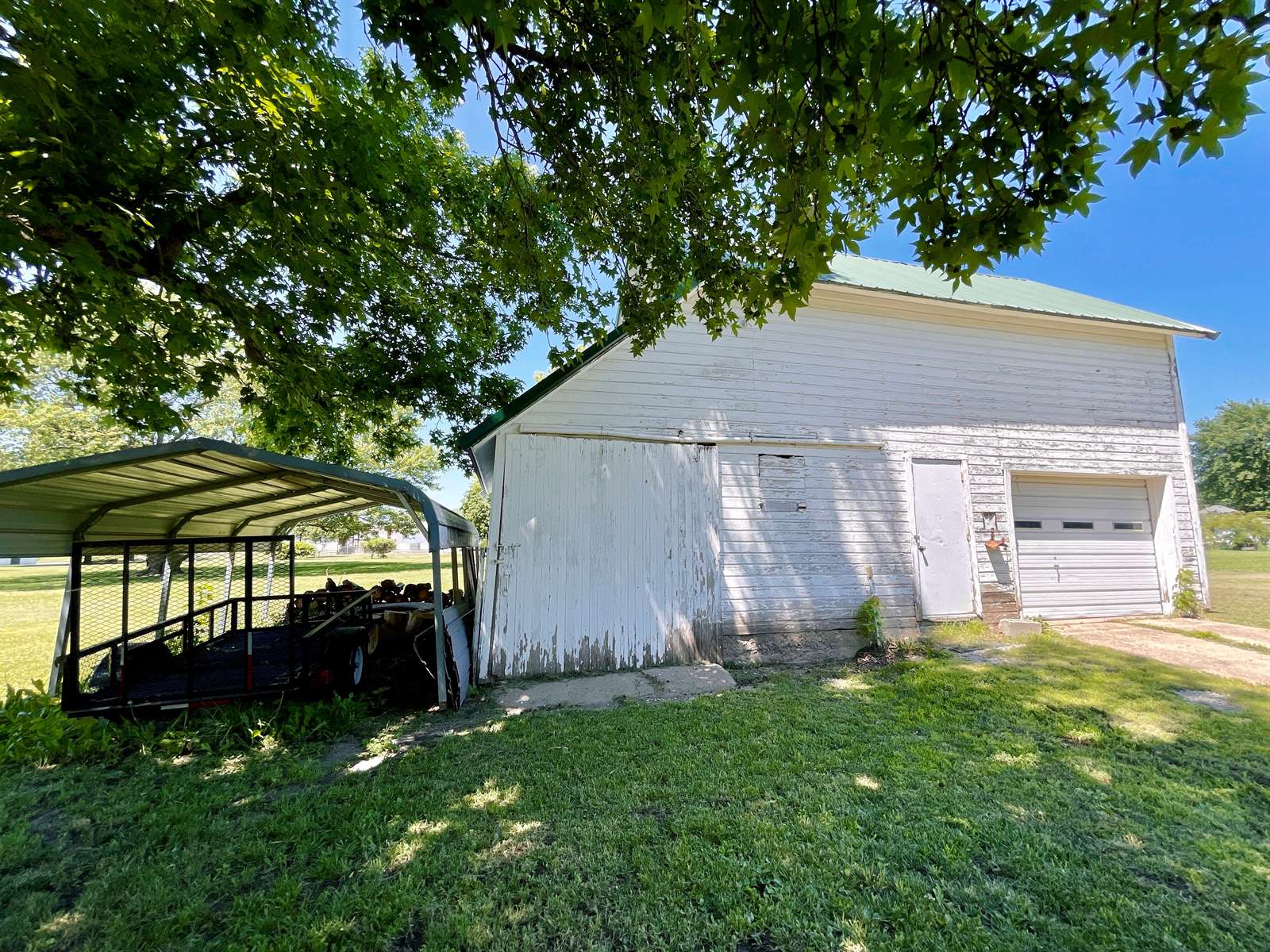 316 Second St, Whiting, KS 66552