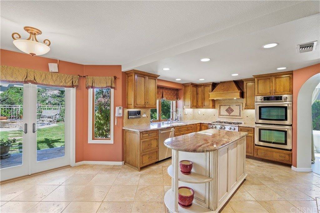 20151 Zimmerman Place, Saugus, CA 91390