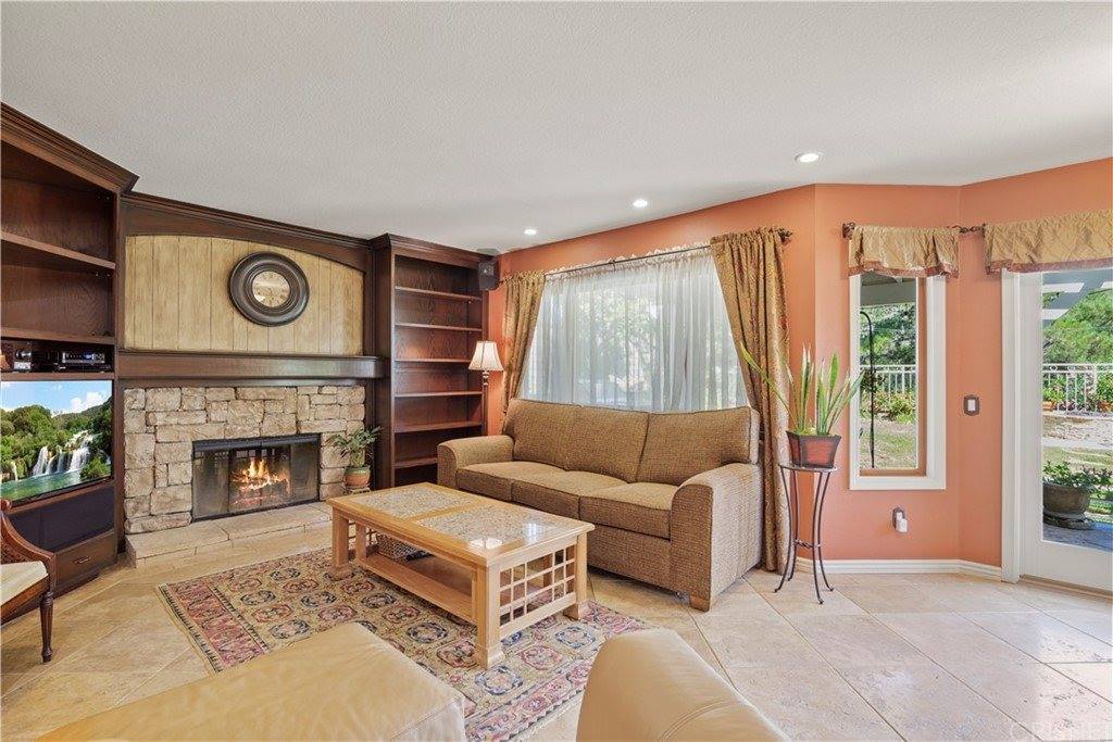 20151 Zimmerman Place, Saugus, CA 91390