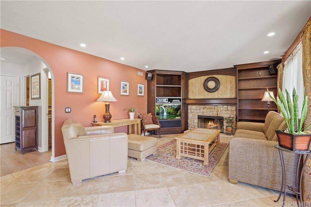 20151 Zimmerman Place, Saugus, CA 91390