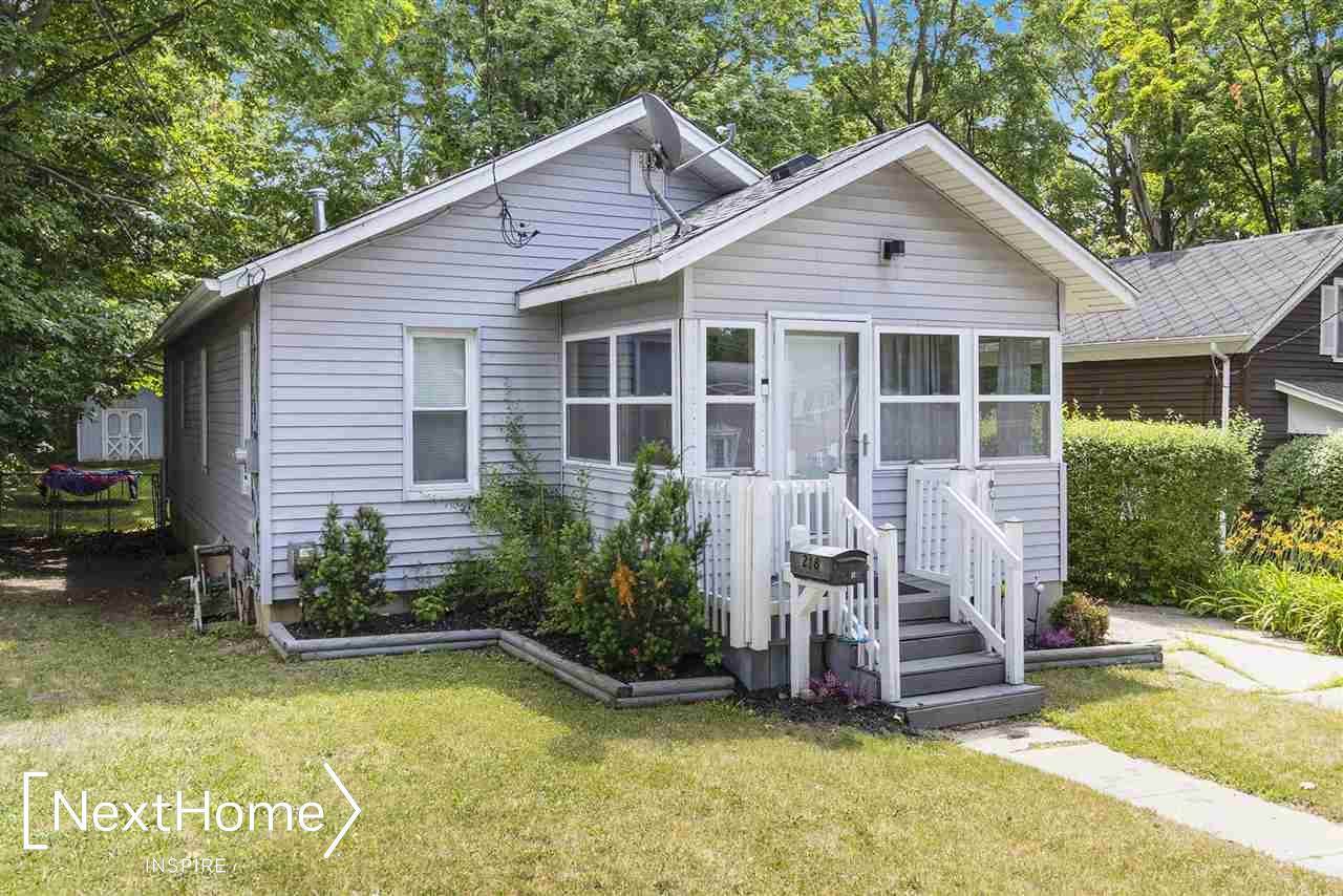 218 N Hazelton, Flushing, MI 48433