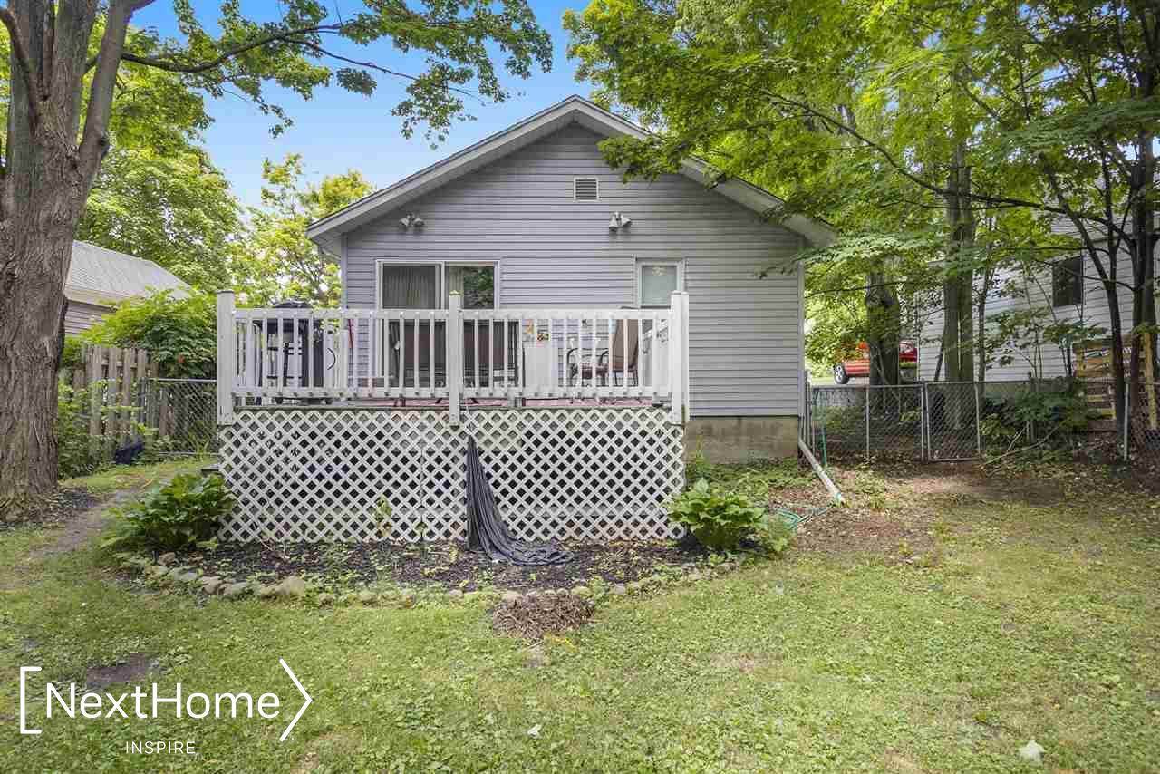 218 N Hazelton, Flushing, MI 48433