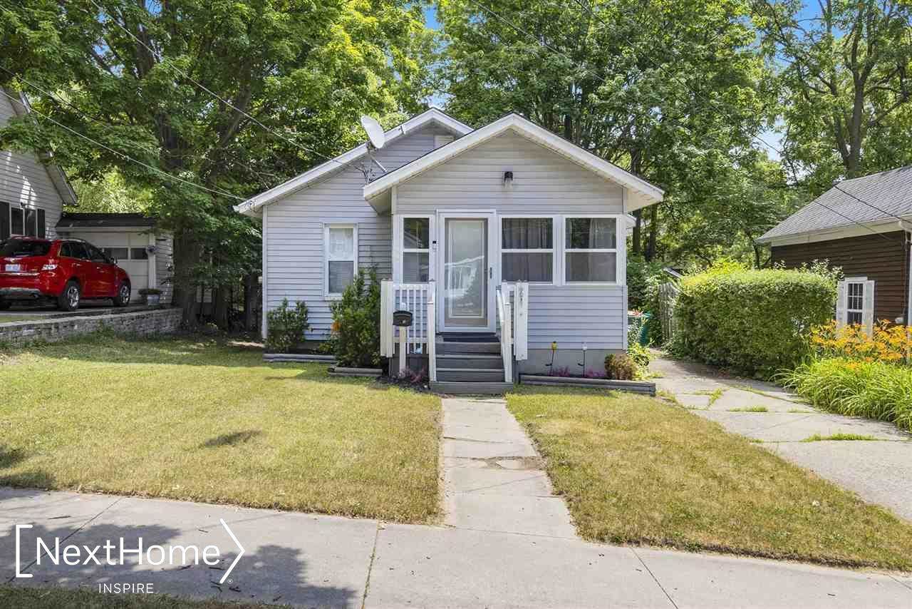 218 N Hazelton, Flushing, MI 48433