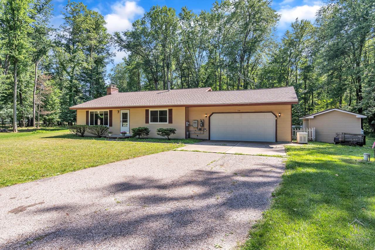 956 Chickasaw Drive, Vevay Township, MI 48854