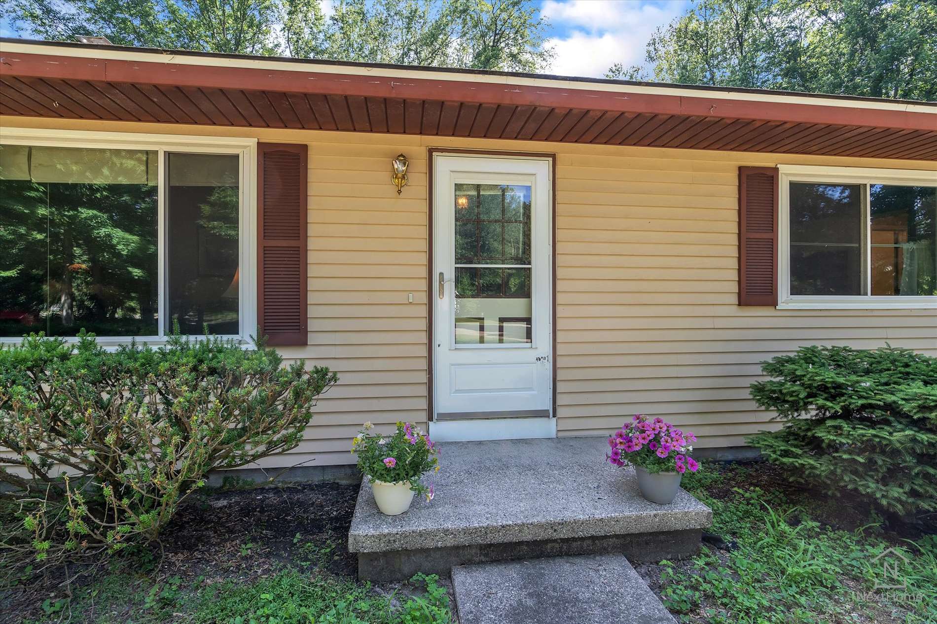 956 Chickasaw Drive, Vevay Township, MI 48854