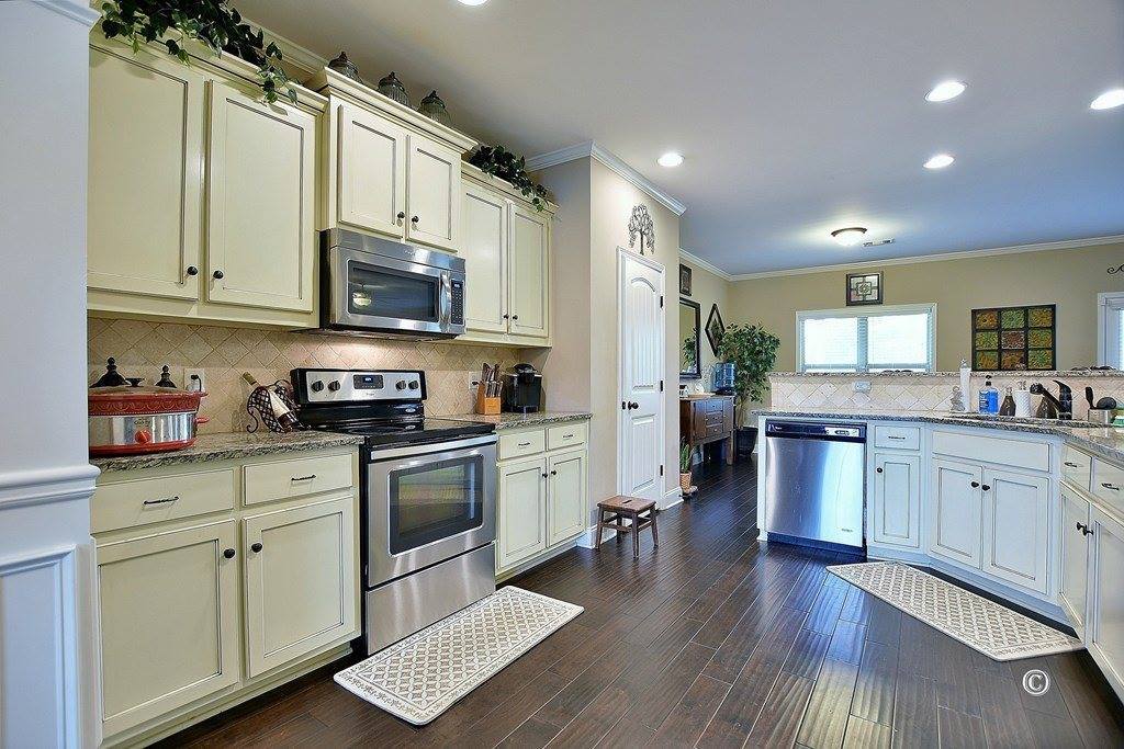 799 Sunwood Drive, Smiths Station, AL 36877