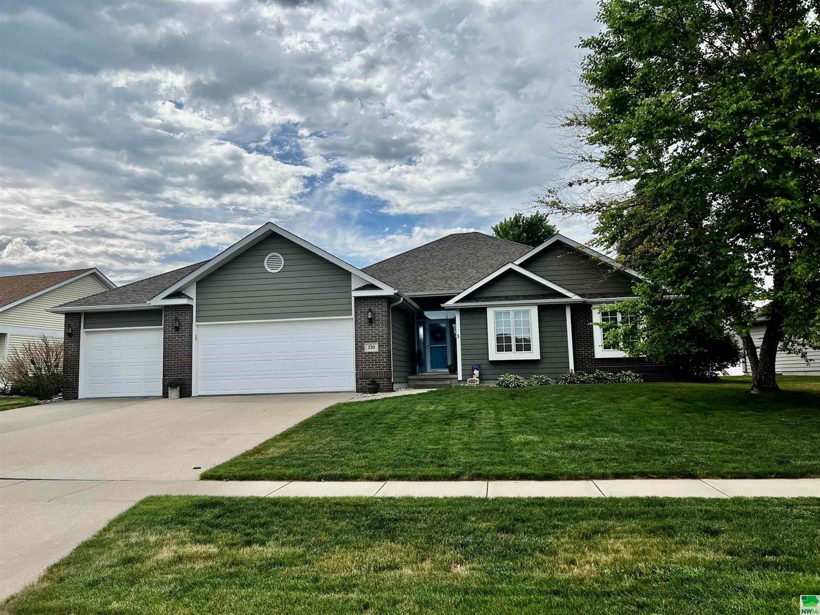 720 Coffie Farm, Sergeant Bluff, IA 51054