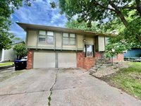 2601 SW Arrowhead Rd, Topeka, KS 66614