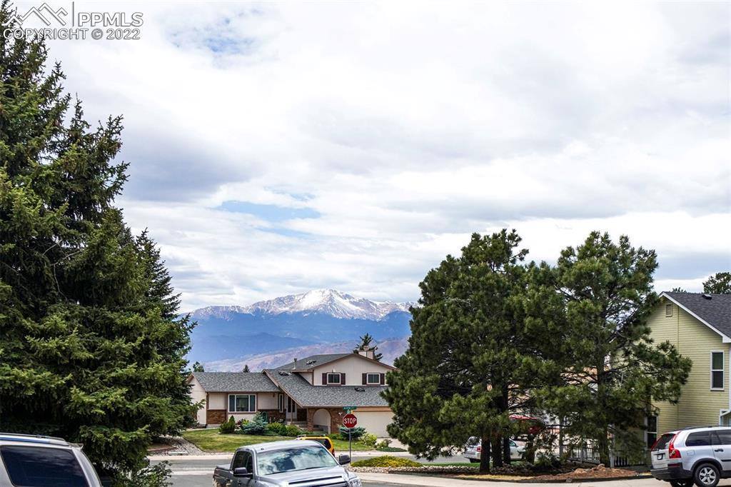 8735 Hillsport Way, Colorado Springs, CO 80920