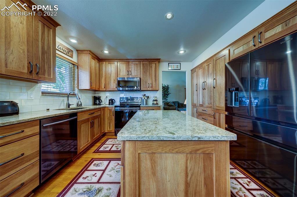 8735 Hillsport Way, Colorado Springs, CO 80920