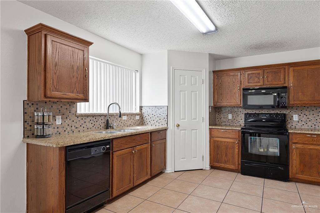 9414 North 29th Lane, McAllen, TX 78504