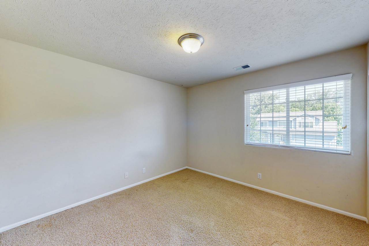 15325 Fowler Avenue, Omaha, NE 68116