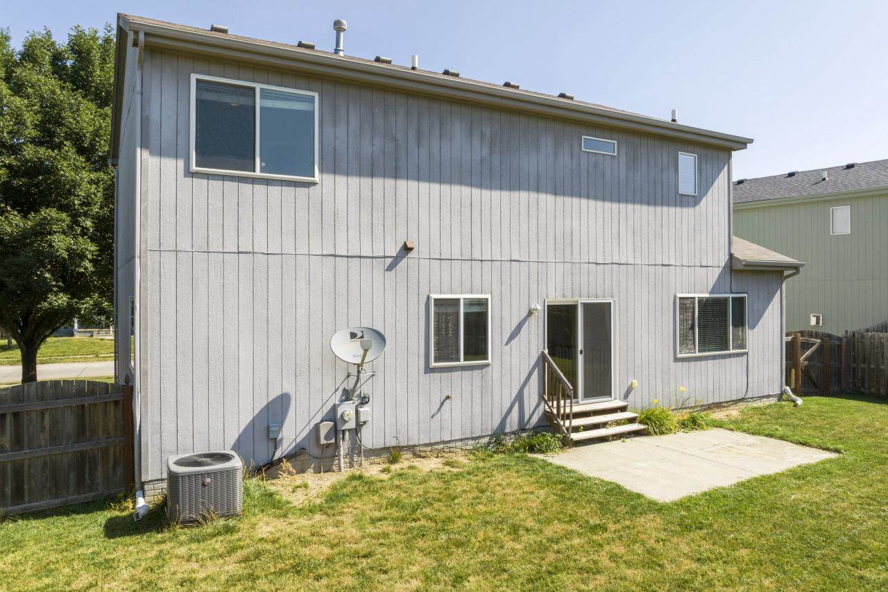 15325 Fowler Avenue, Omaha, NE 68116