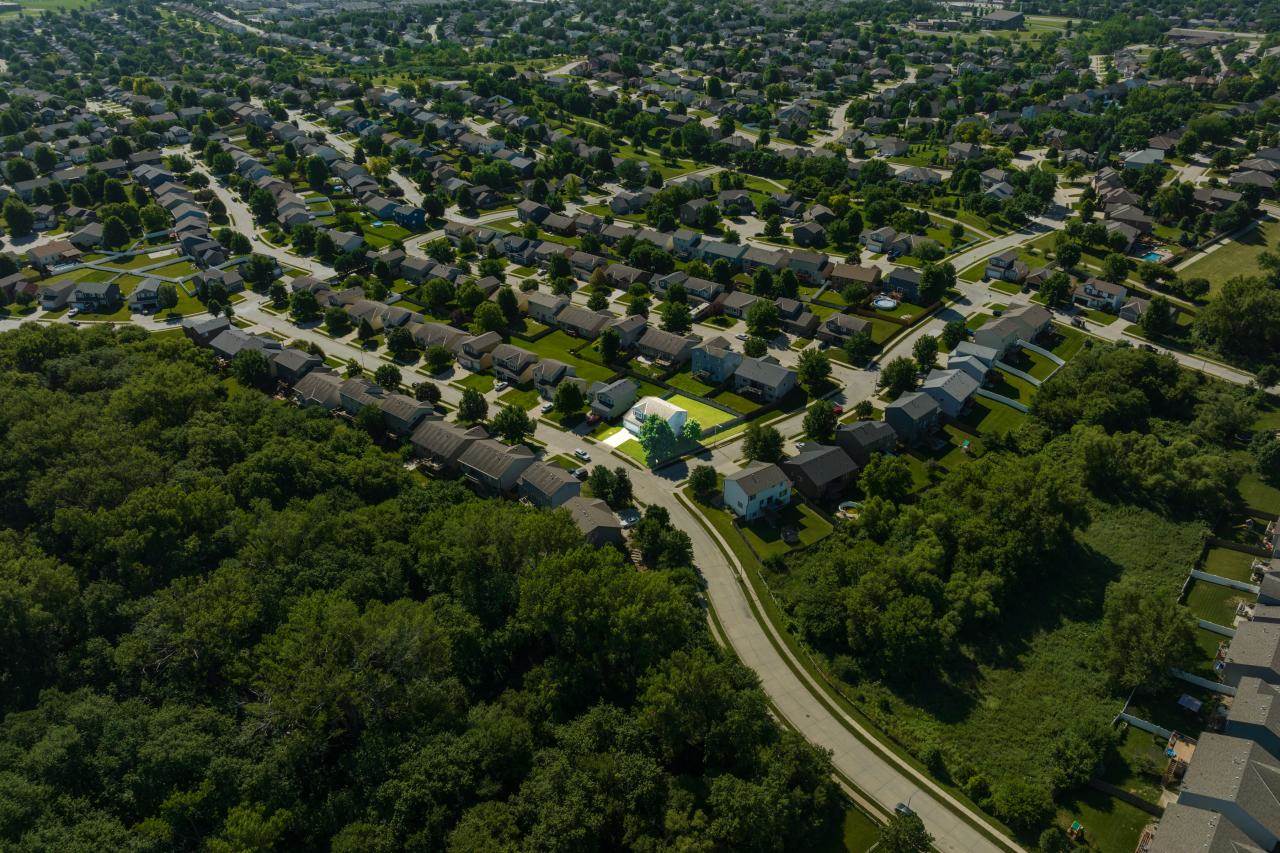 15325 Fowler Avenue, Omaha, NE 68116