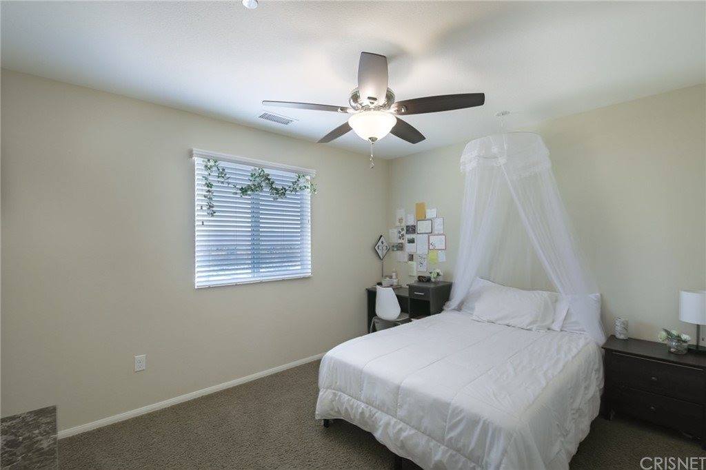 19356 Moriah Lane, Saugus, CA 91350