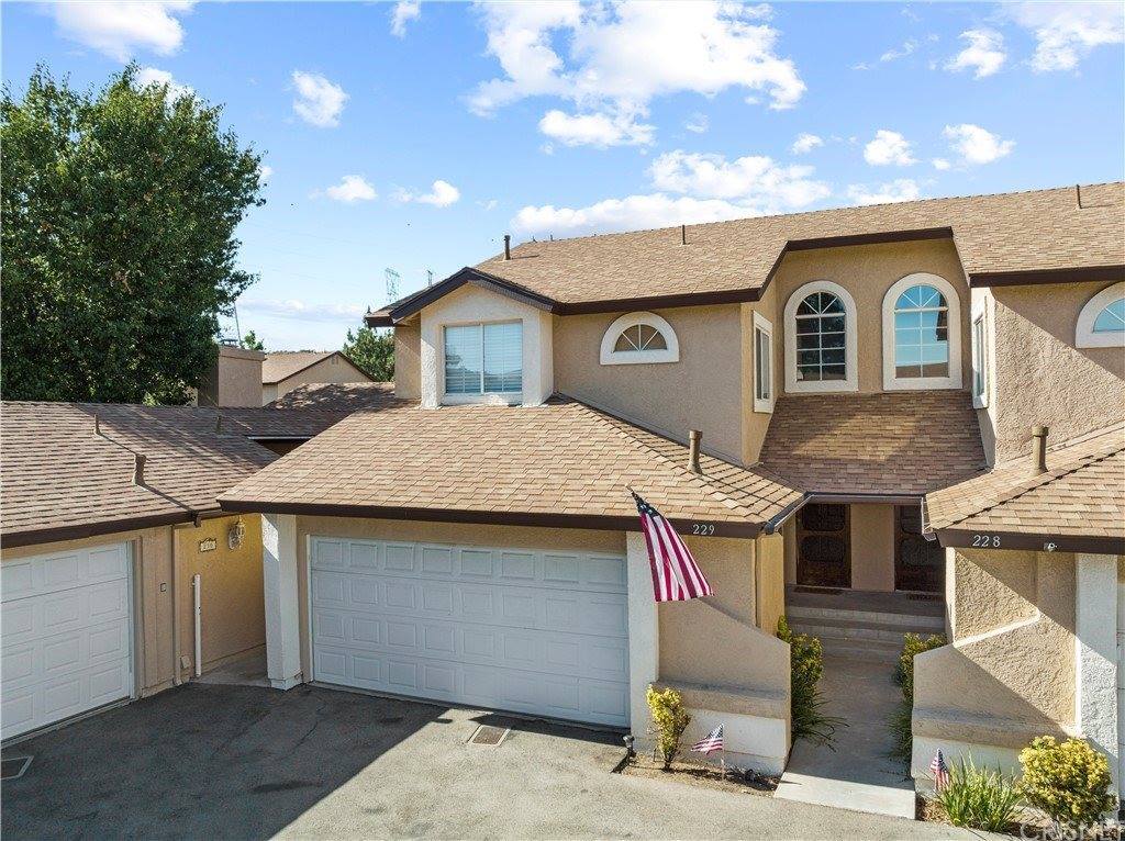 22905 Banyan Place, Saugus, CA 91390