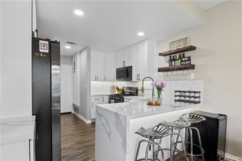 22905 Banyan Place, Saugus, CA 91390