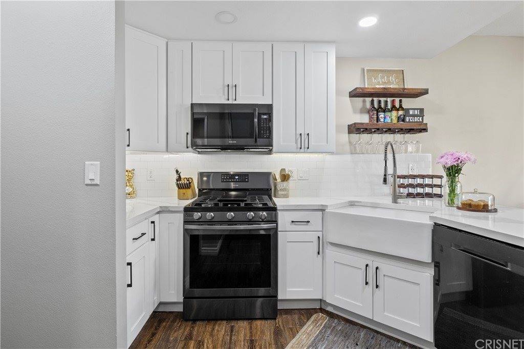 22905 Banyan Place, Saugus, CA 91390