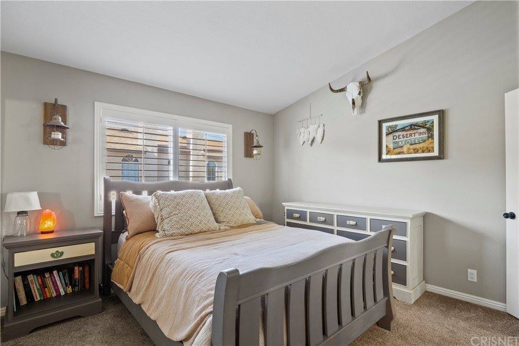 22905 Banyan Place, Saugus, CA 91390