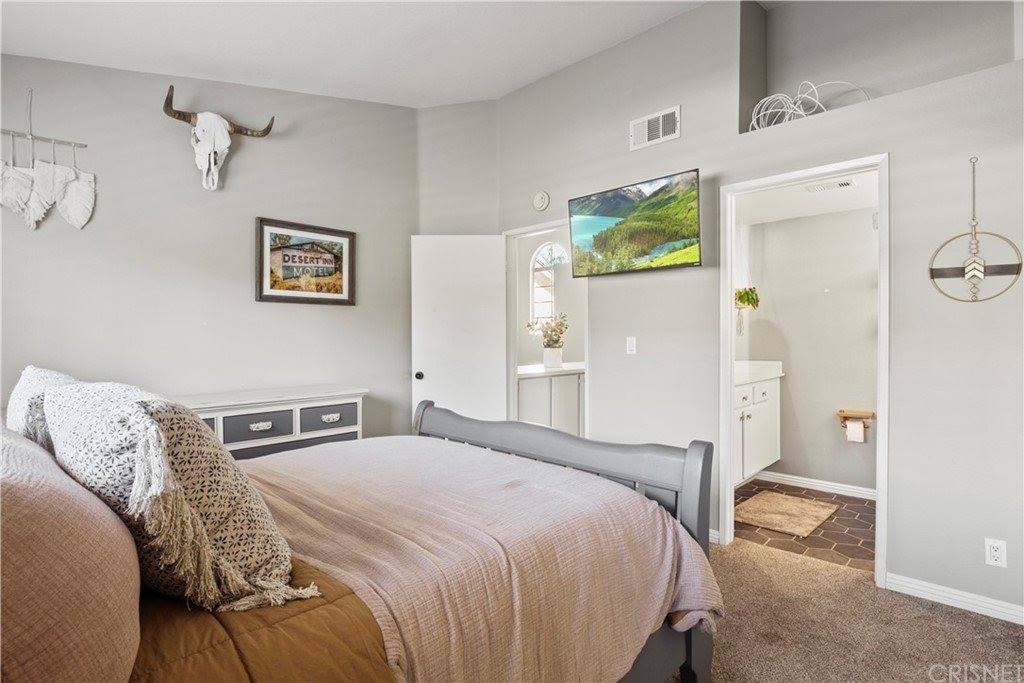 22905 Banyan Place, Saugus, CA 91390