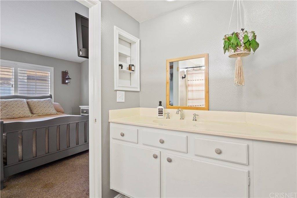 22905 Banyan Place, Saugus, CA 91390