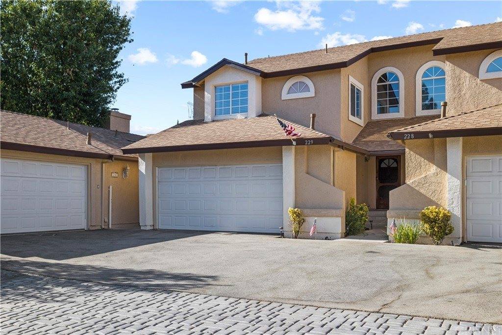 22905 Banyan Place, Saugus, CA 91390
