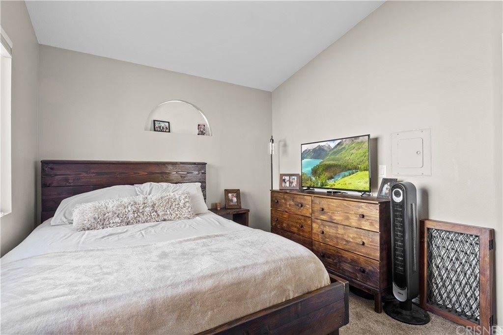 22905 Banyan Place, Saugus, CA 91390