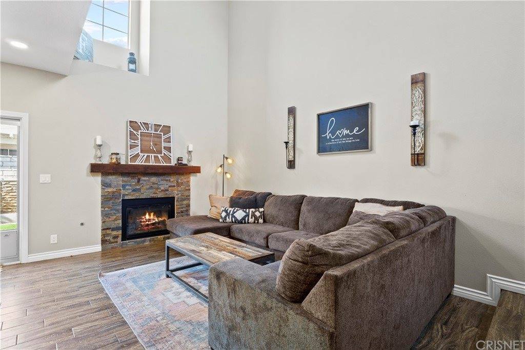 22905 Banyan Place, Saugus, CA 91390