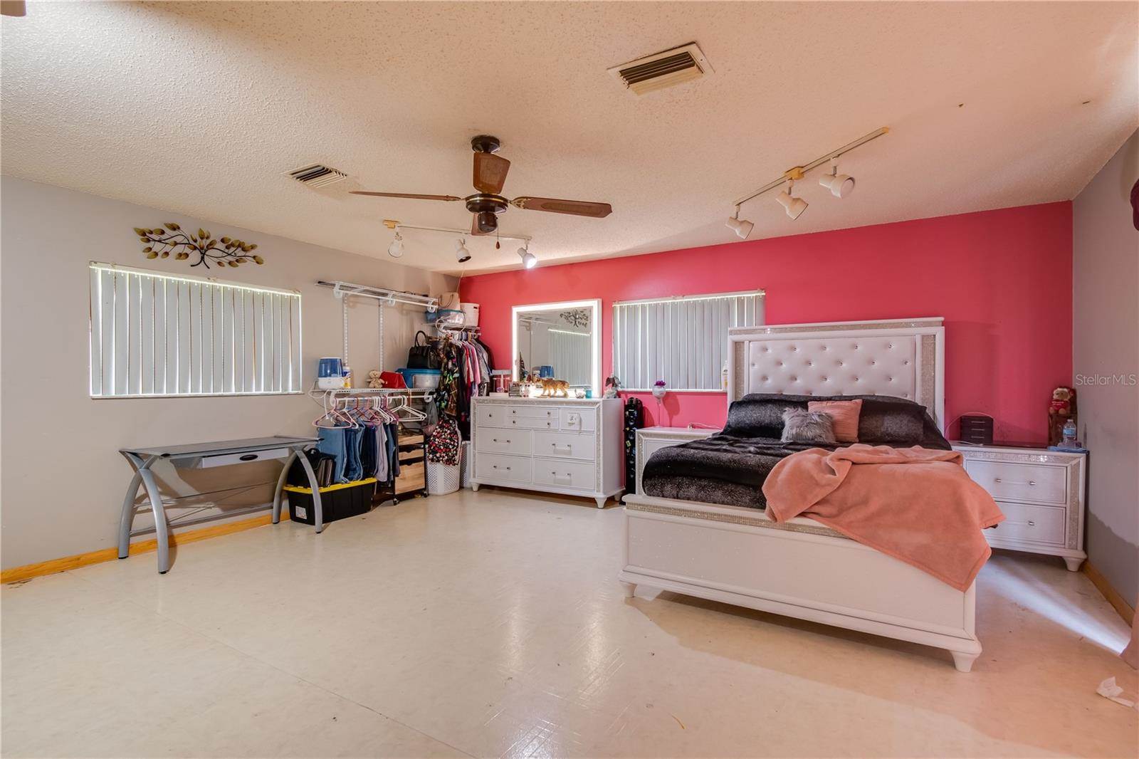 1425 W Lamplighter ST, Citrus Spring, FL 34434