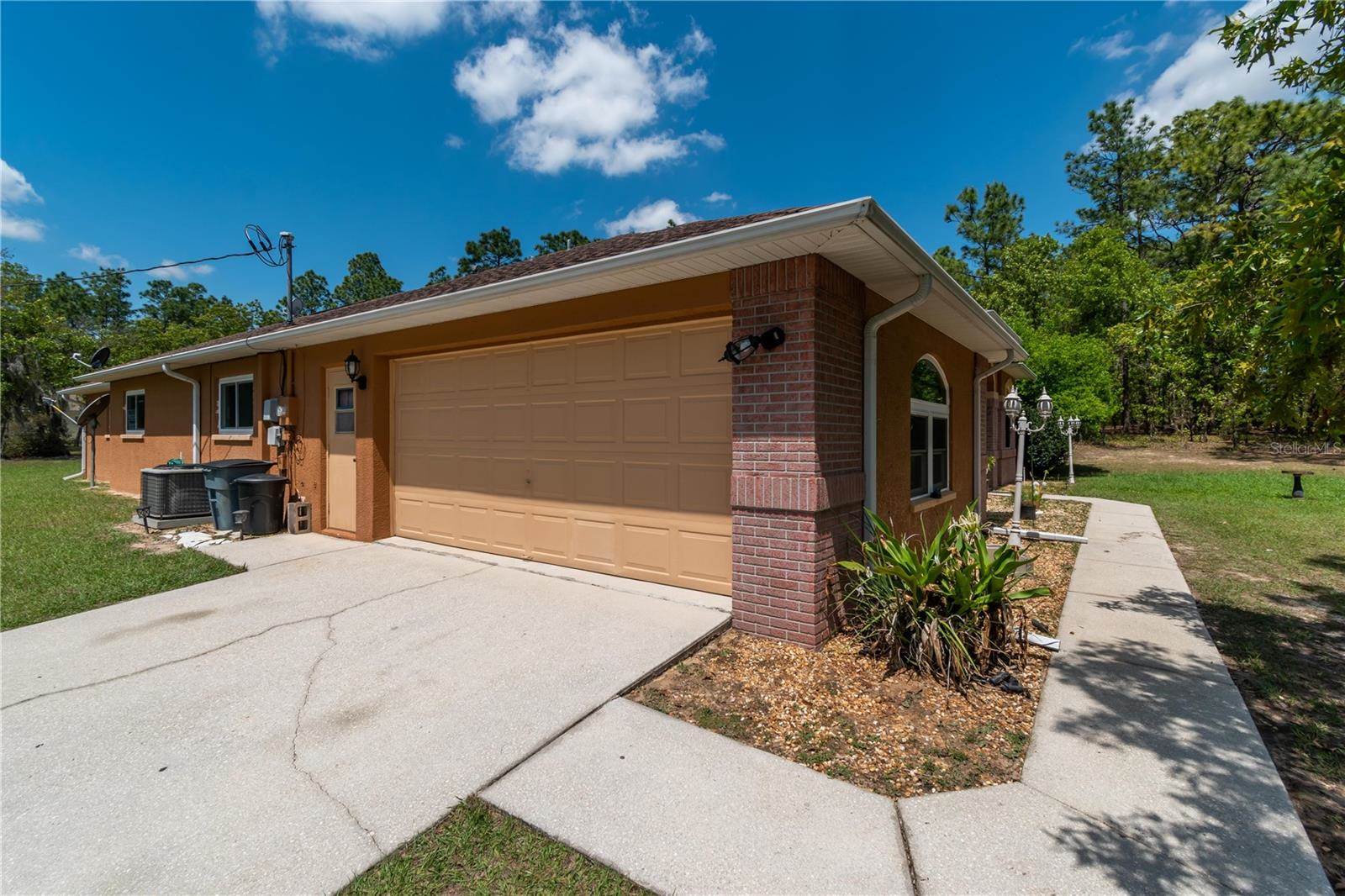 1425 W Lamplighter ST, Citrus Spring, FL 34434