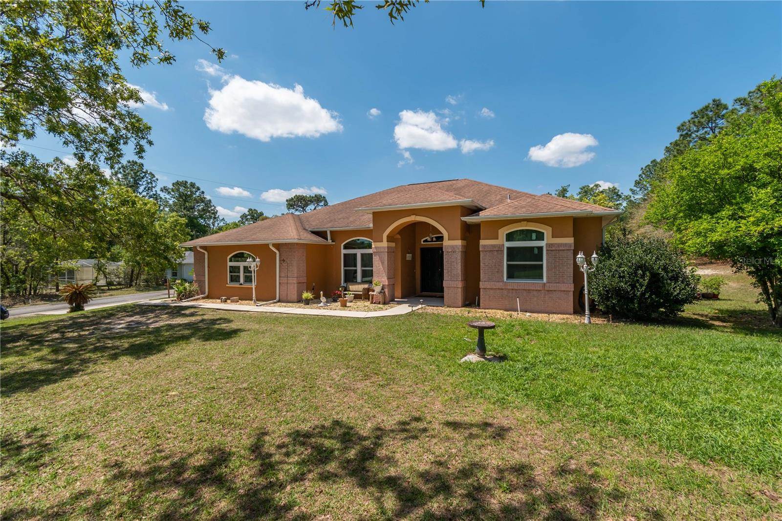 1425 W Lamplighter ST, Citrus Spring, FL 34434