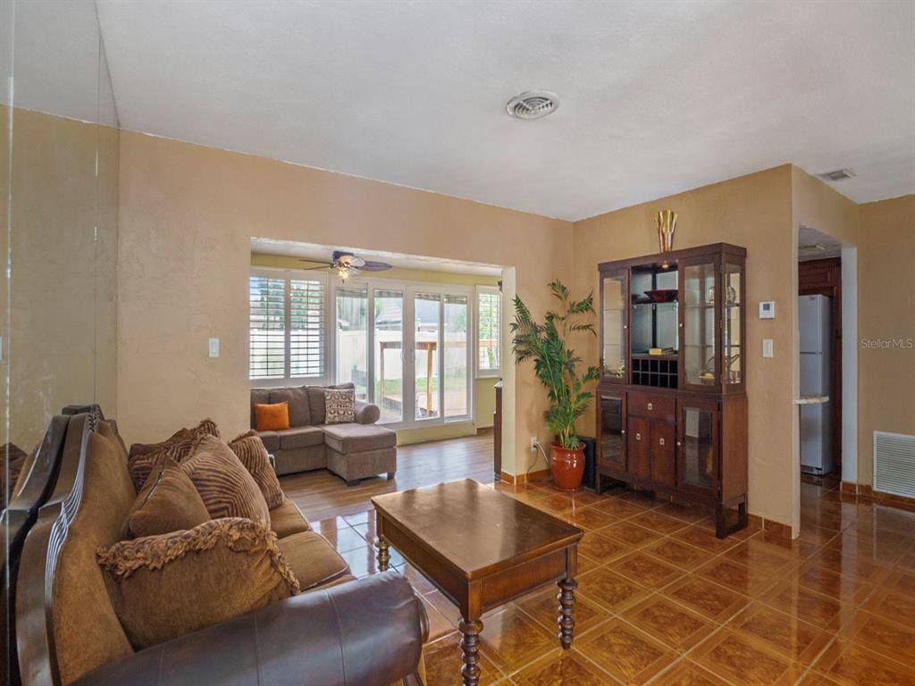 2596 65 Avenue South, Saint Petersburg, FL 33712