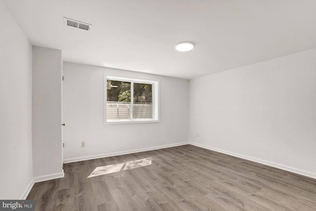 609 Kenbrook Drive, Silver Spring, MD 20902