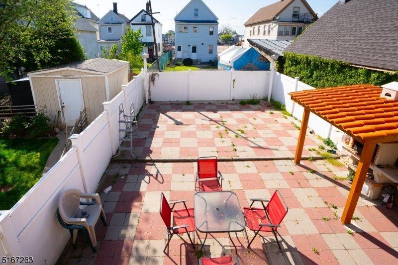 124 Smith St, Elizabeth City, NJ 07201