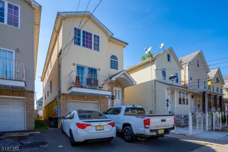 124 Smith St, Elizabeth City, NJ 07201