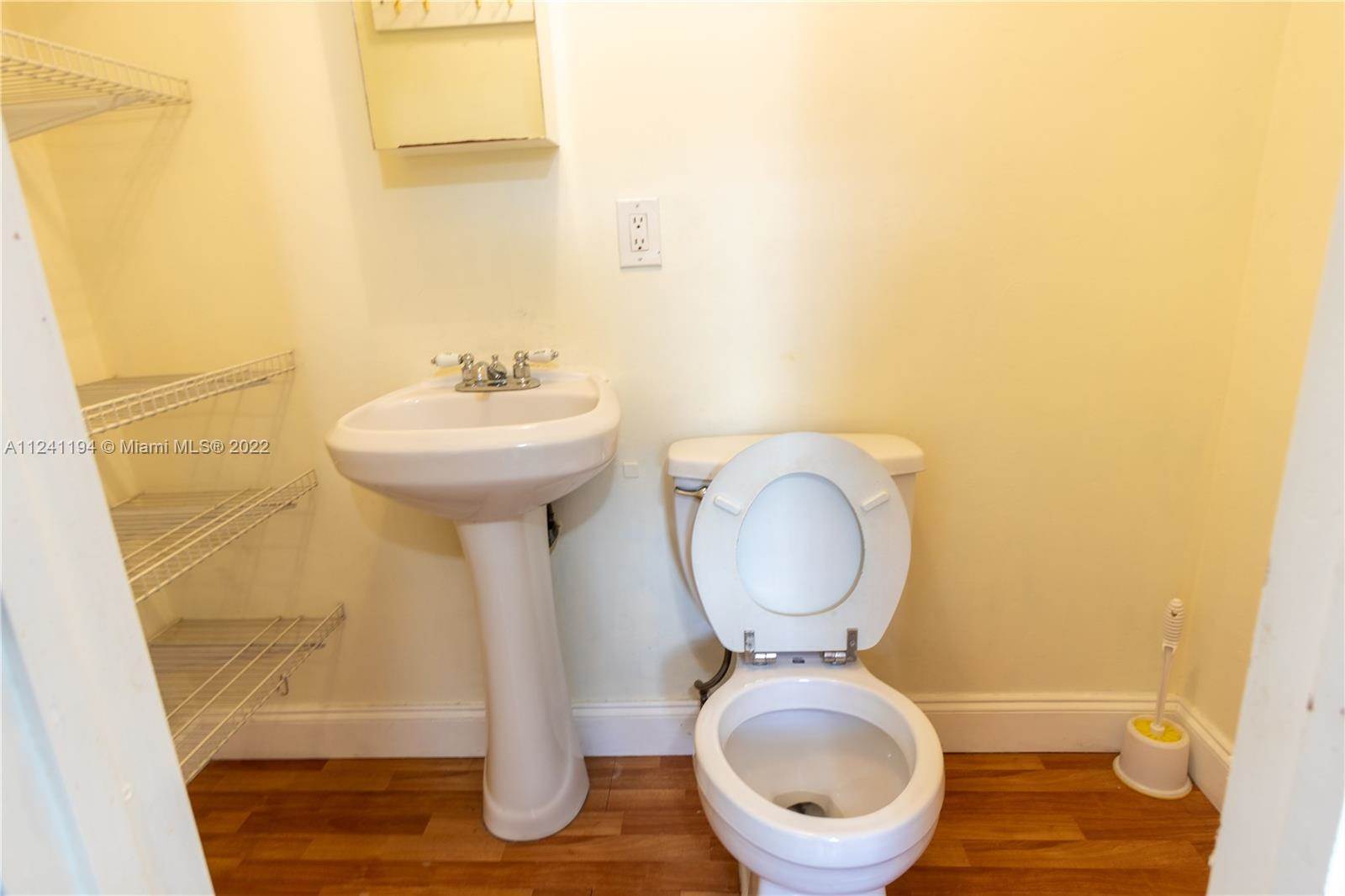 1227 SW 30th Ct, Miami, FL 33135