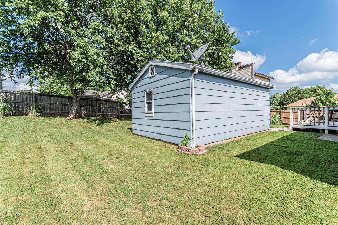 204 Robin Hood Drive, Junction City, KS 66441