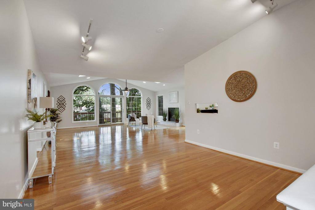 902 Holborn Street, Silver Spring, MD 20902