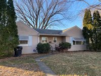 2437 SW Madeline LN, Topeka, KS 66614