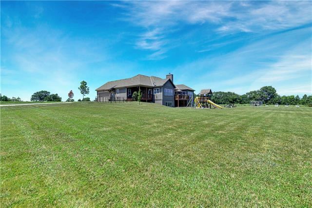 35401 Hedge Lane, Paola, KS 66071