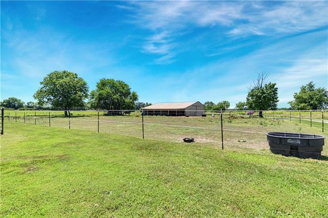 35401 Hedge Lane, Paola, KS 66071