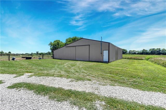 35401 Hedge Lane, Paola, KS 66071