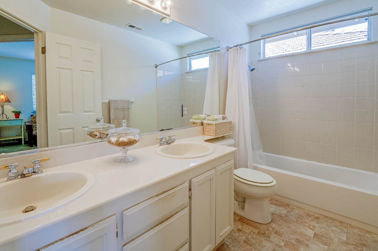 1580 Bayberry ST, Hollister, CA 95023